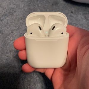 AirPods